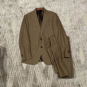 Stunning Isaia Linen tan color men’s suit size 42R